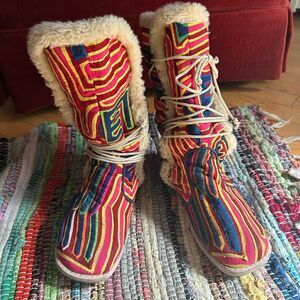 Artemola Handmade Women's Mola Lace Up Boots Size 38 / 8.5